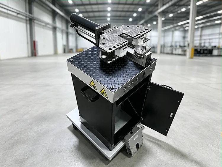 La máquina dobladora de tubos XYOON ofrece soluciones de doblado de alta precisión para procesamiento de tuberías complejas
